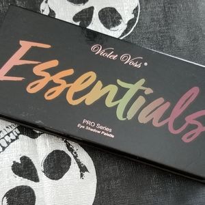 Violet Voss Essentials Palette